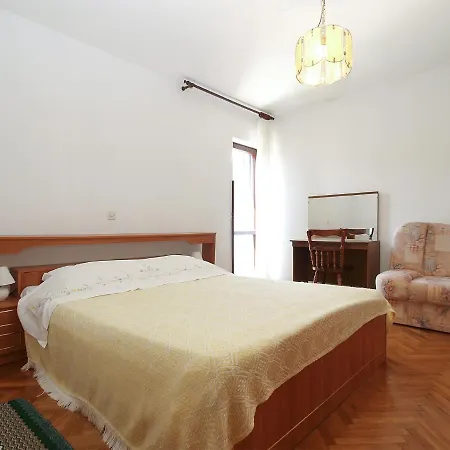 Evelina 1057 Pjescana Uvala