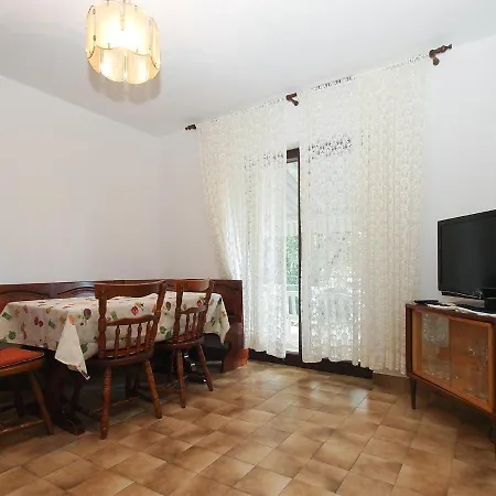 Apartment Evelina 1057 *