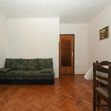 Apartment Evelina 1057