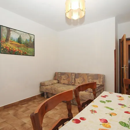 Apartment Evelina 1057 *