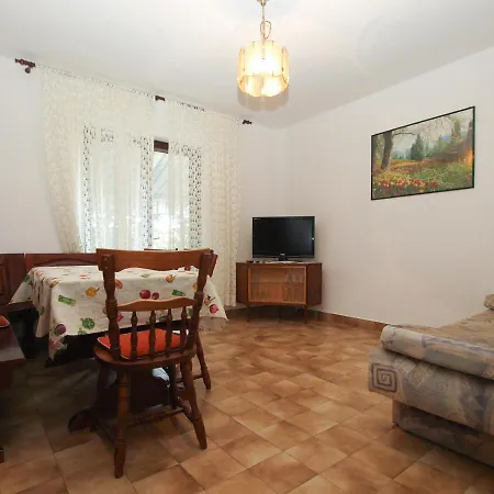 Evelina 1057 Pjescana Uvala