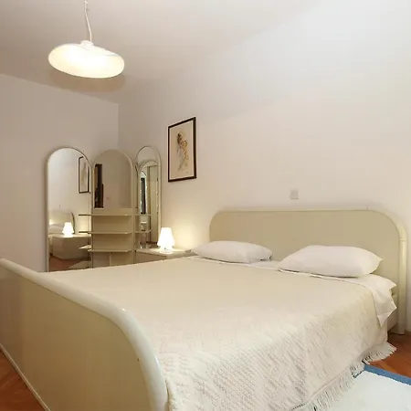 Apartment Evelina 1057