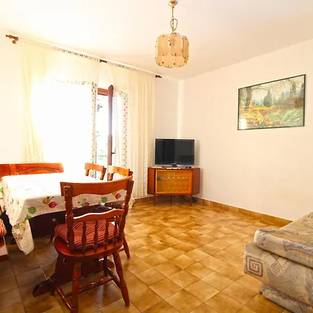 Apartment Evelina 1057 *