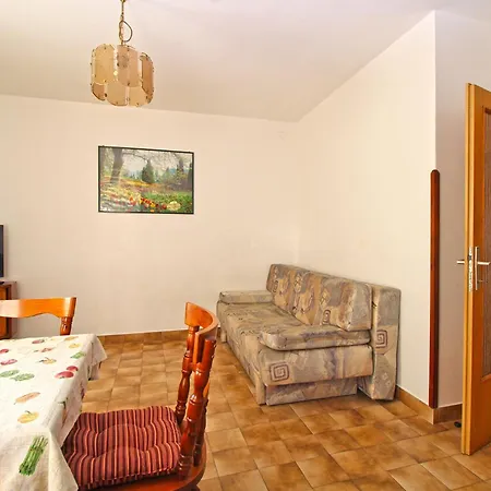 Evelina 1057 * Pjescana Uvala