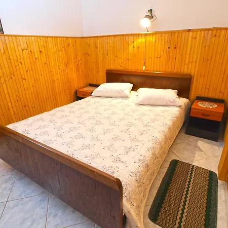 Apartment Evelina 1057