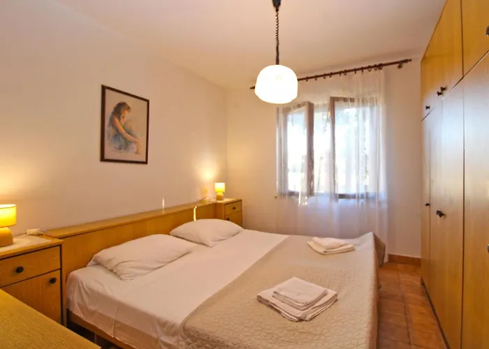 Apartment Evelina 1057 *