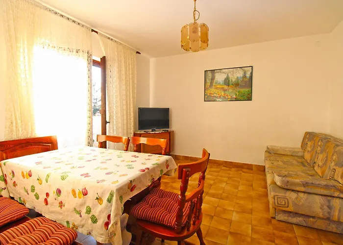 Evelina 1057 Pjescana Uvala