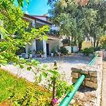 Evelina 1057 بيشكانا أوفالا